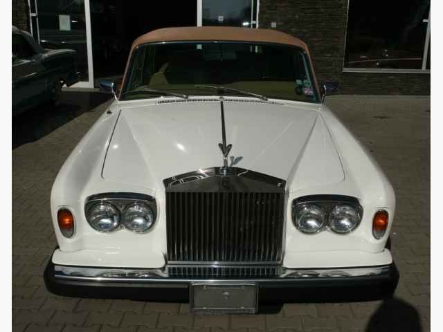 rolls royce silver wraith